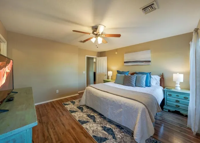 Near Kino, 3br 2ba, Outdoor Living, Fenced Tucson