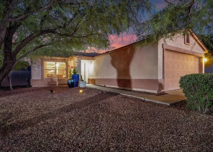 Near Kino, 3br 2ba, Outdoor Living, Fenced Tucson