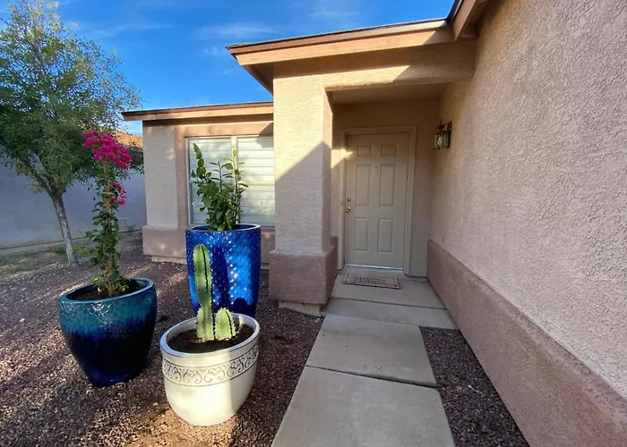 Near Kino, 3br 2ba, Outdoor Living, Fenced * Tucson