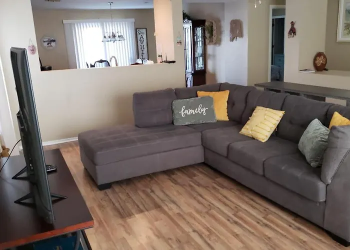 Near Kino, 3br 2ba, Outdoor Living, Fenced Holiday home Tucson